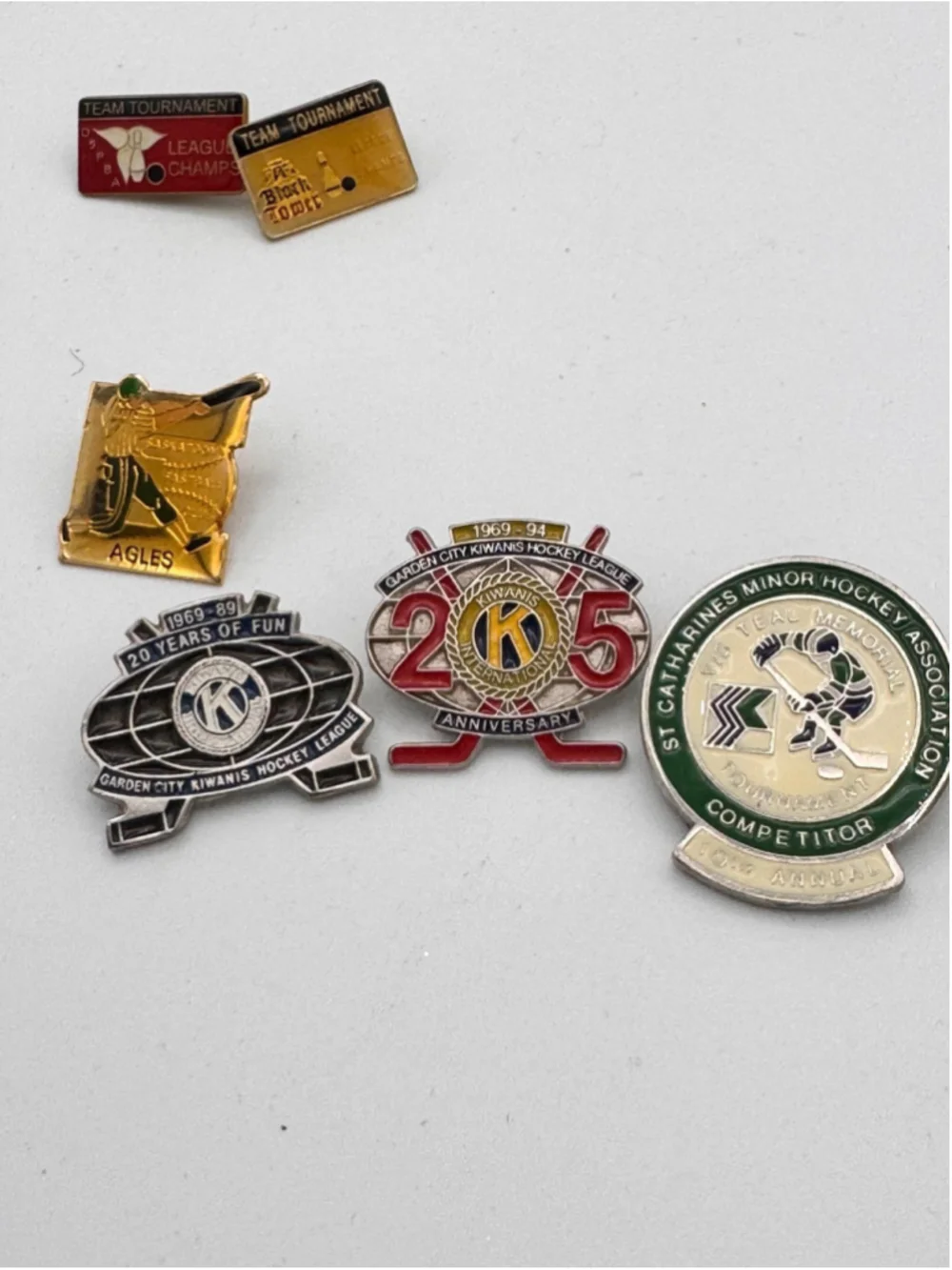 Vintage Sports Memorabilia Pins Hockey, Bowling and Baseball (6 pieces)